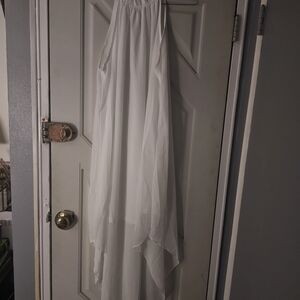 Elegant White Sleeveless Dress